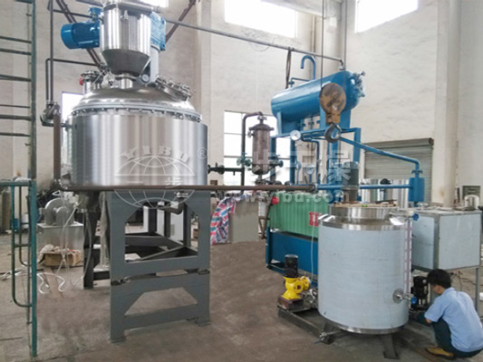 LJG立式攪拌真空干燥機